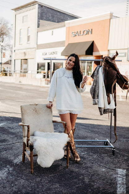 MAIN STRRET MUSE || embroidered tee