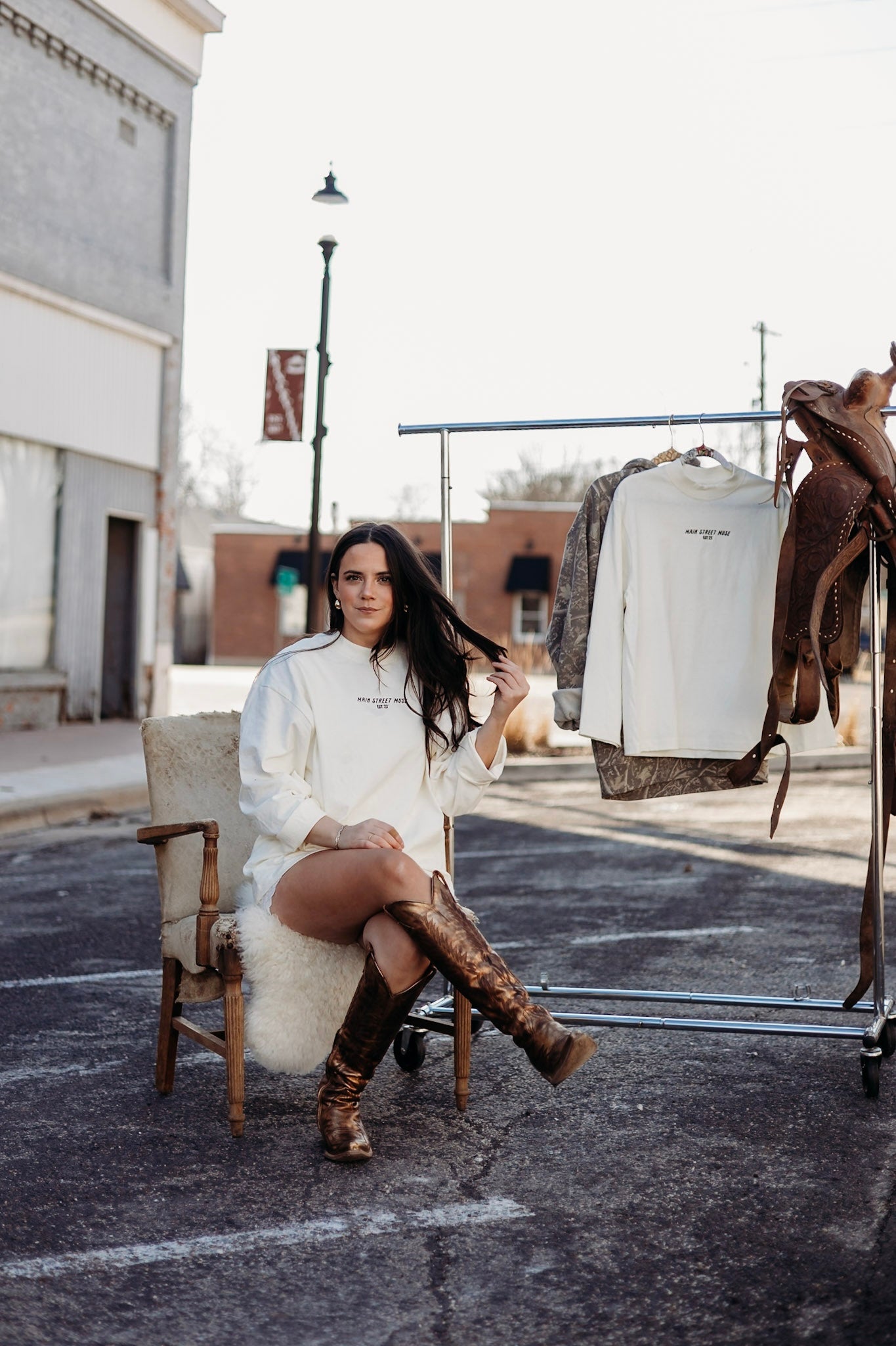 MAIN STRRET MUSE || embroidered tee