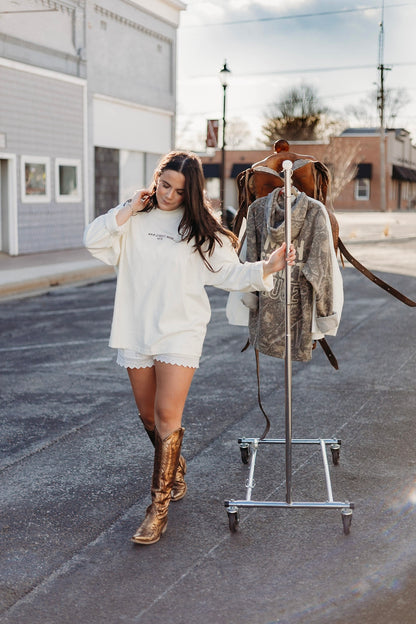 MAIN STRRET MUSE || embroidered tee